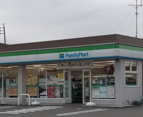 【コンビニエンスストア】ファミリーマート　瑞穂稲里店まで549ｍ