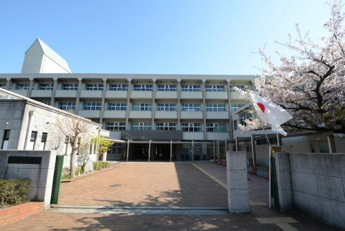 【中学校】神戸市立鷹匠中学校まで330ｍ
