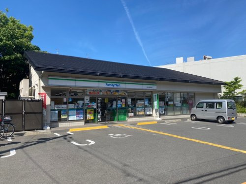 【コンビニエンスストア】ファミリーマート　妙心寺駅前店まで682ｍ