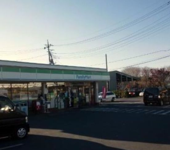 【コンビニエンスストア】ファミリーマート　上尾日産通り店まで110ｍ