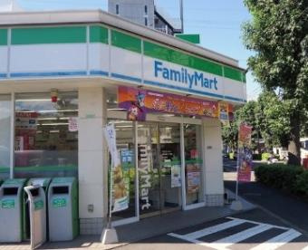 【コンビニエンスストア】ファミリーマート　中野沼袋四丁目店まで429ｍ