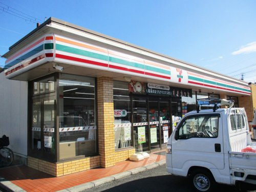 【コンビニエンスストア】セブンイレブン　京都三条御陵店まで438ｍ