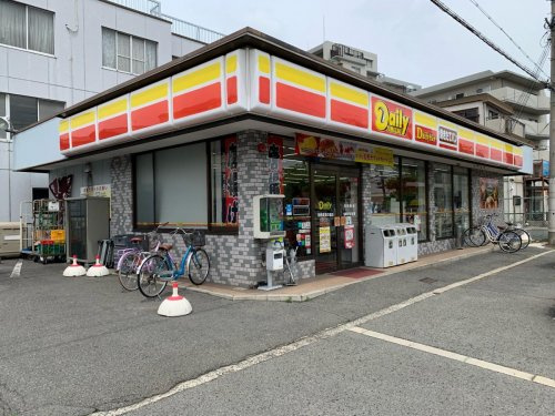 【コンビニエンスストア】デイリーヤマザキ　松原高見の里店まで946ｍ