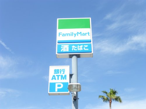 【コンビニエンスストア】ファミリーマート　洲本海岸通店まで368ｍ