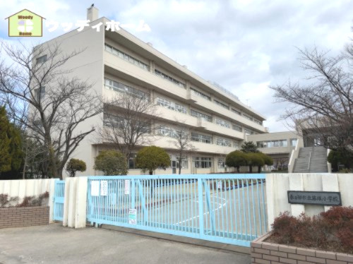 【小学校】春日部市立藤塚小学校まで750ｍ