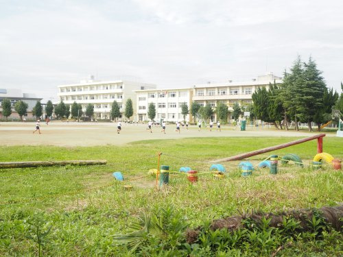 【小学校】久喜小学校まで700ｍ