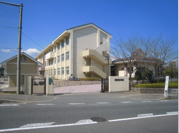 【小学校】鑓水小学校まで481ｍ