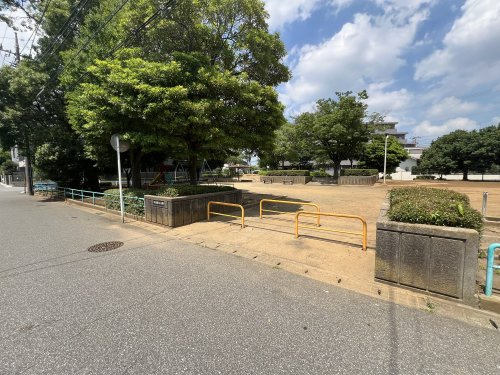 【公園】本郷児童公園まで505ｍ