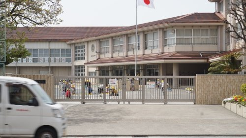 【小学校】一宮市立宮西小学校まで613ｍ