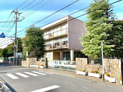 【小学校】草加市立花栗南小学校まで417ｍ