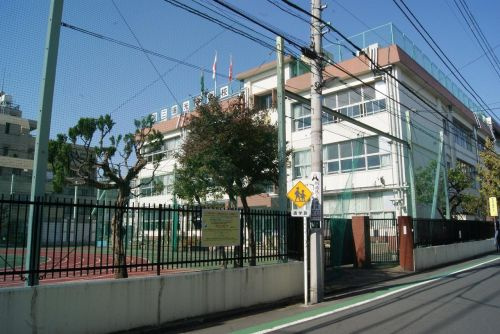 【小学校】荒川区立第三瑞光小学校まで352ｍ