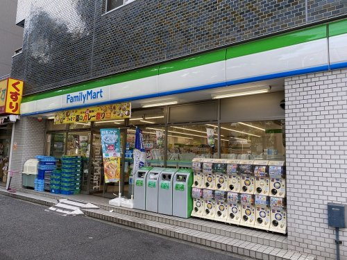 【コンビニエンスストア】ファミリーマート　勝どき五丁目店まで380ｍ