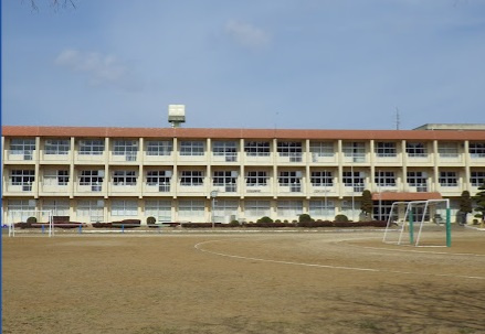 【小学校】香取市立竟成小学校まで15ｍ