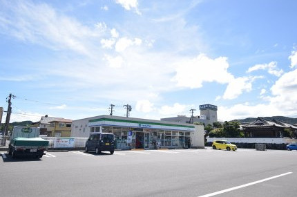 【コンビニエンスストア】ファミリーマート　はとや日当山店まで417ｍ