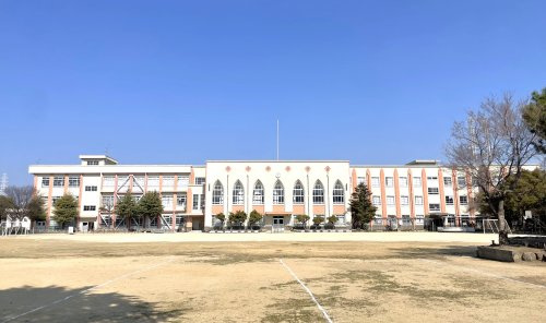 【小学校】尼崎市立大庄小学校まで565ｍ