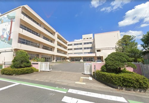 【小学校】吉川市立中曽根小学校まで546ｍ