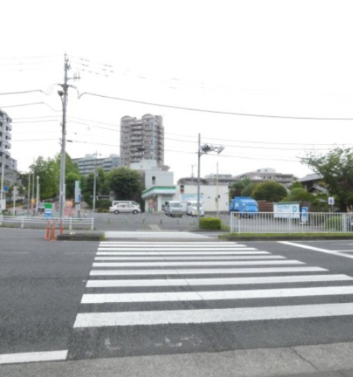 【コンビニエンスストア】ファミリーマート　八王子別所店まで143ｍ
