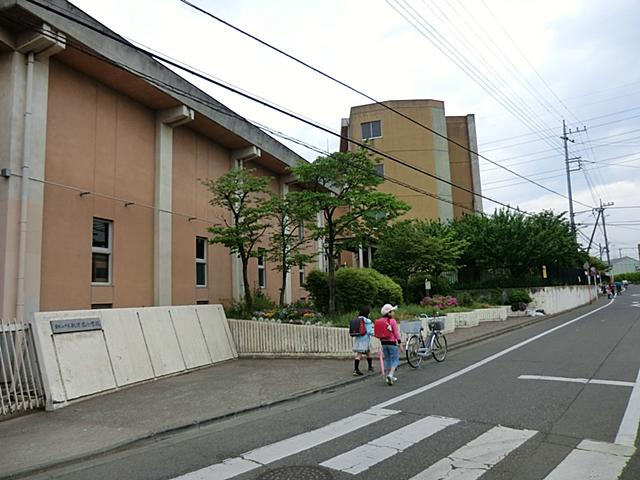【小学校】東村山市立秋津東小学校まで700ｍ