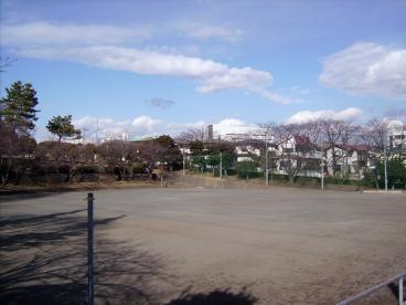 【公園】鳥が丘第一公園まで1076ｍ
