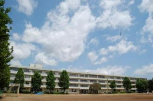 【中学校】牛久市立牛久第三中学校まで1282ｍ