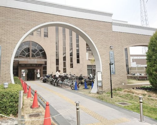 【図書館】宝塚市立西図書館まで491ｍ