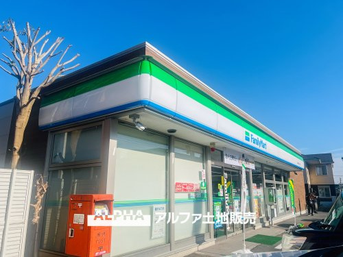 【コンビニエンスストア】ファミリーマート青梅河辺町6丁目店まで69ｍ