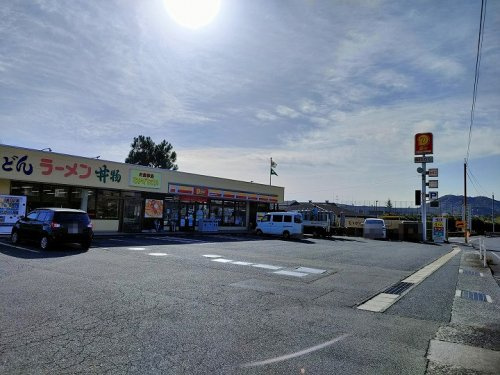 【コンビニエンスストア】ニューヤマザキデイリーストア　大竹玖波店まで1090ｍ
