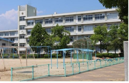 【小学校】御国野小学校まで294ｍ