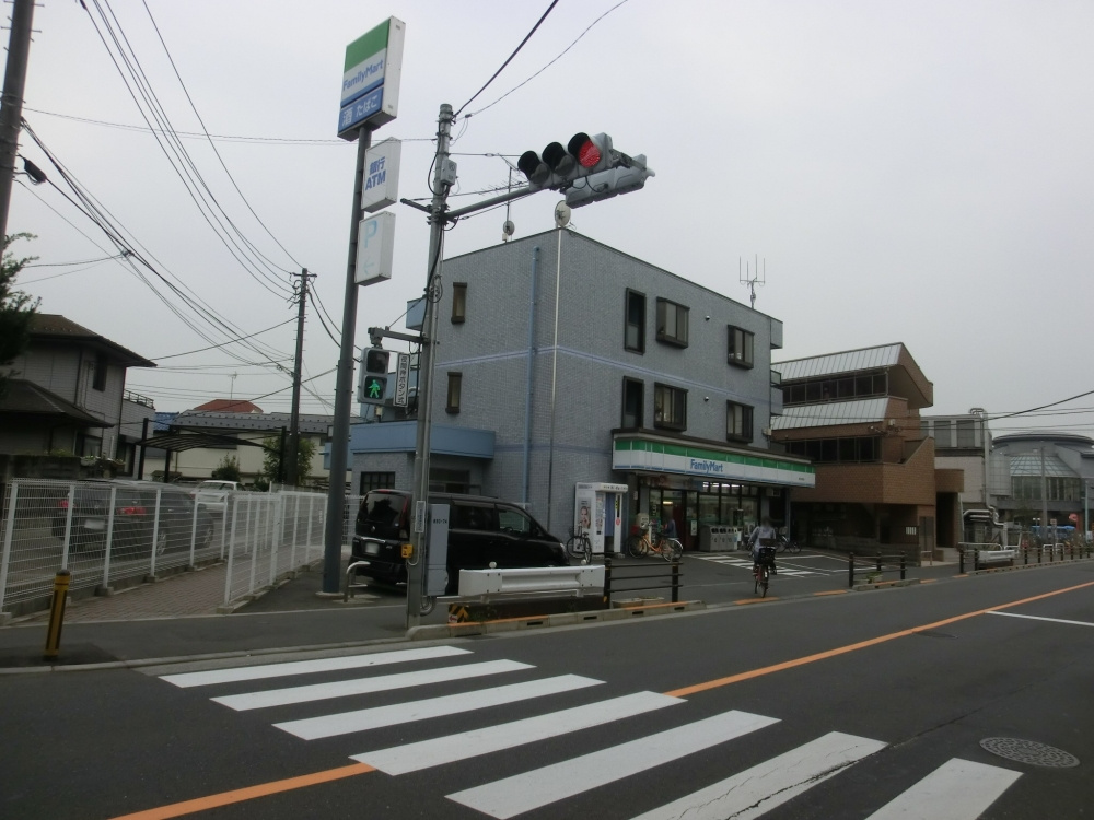 【コンビニエンスストア】ファミリーマート保谷中町店まで850ｍ