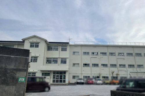 【小学校】高知市立潮江東小学校まで620ｍ