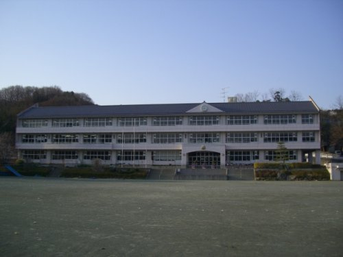 【小学校】小川町立竹沢小学校まで404ｍ