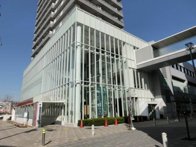 【図書館】篠崎図書館まで300ｍ
