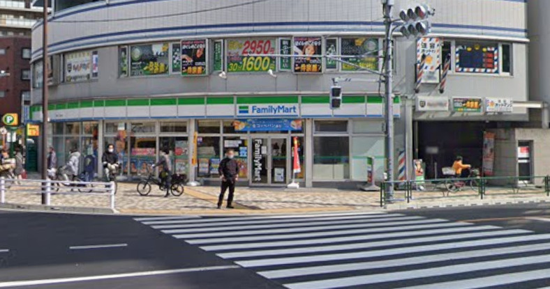 【コンビニエンスストア】ファミリーマート葛飾たつみ橋店まで136ｍ