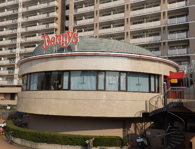 【ファミリーレストラン】デニーズ　勝どき店まで1213ｍ