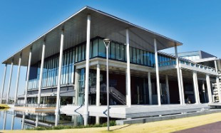 【図書館】東京理科大学葛飾図書館まで337ｍ