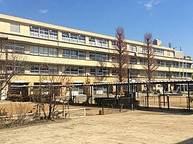 【小学校】西宮市立鳴尾小学校まで324ｍ