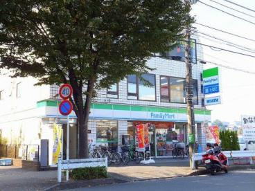 【コンビニエンスストア】ファミリーマート　京王稲城駅前店まで76ｍ