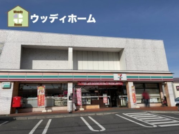 【コンビニエンスストア】セブン-イレブン　草加青柳2丁目店まで703ｍ