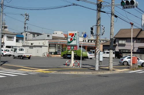 【コンビニエンスストア】セブンイレブン　広島光南店まで282ｍ