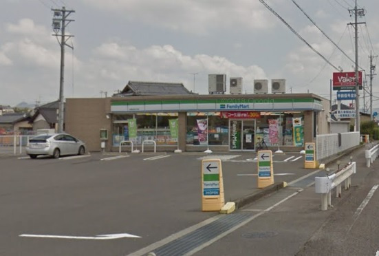 【コンビニエンスストア】ファミリーマート　川合店まで481ｍ