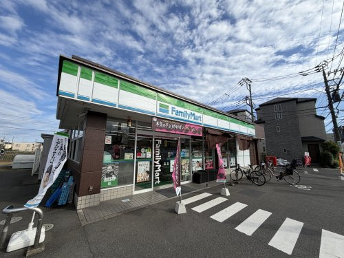 【コンビニエンスストア】ファミリーマート　練馬石神井町店まで480ｍ