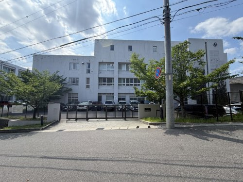 【中学校】名古屋市立神丘中学校まで272ｍ