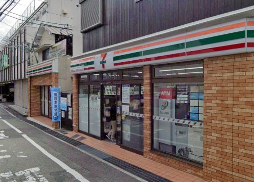 【コンビニエンスストア】セブンイレブン　阪急雲雀丘花屋敷駅前店まで873ｍ