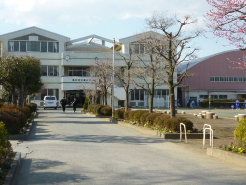 【中学校】桶川市立桶川中学校まで909ｍ