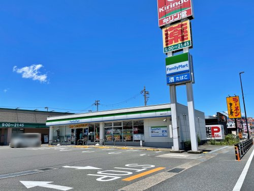 【コンビニエンスストア】ファミリーマート　亀岡千代川店まで3779ｍ