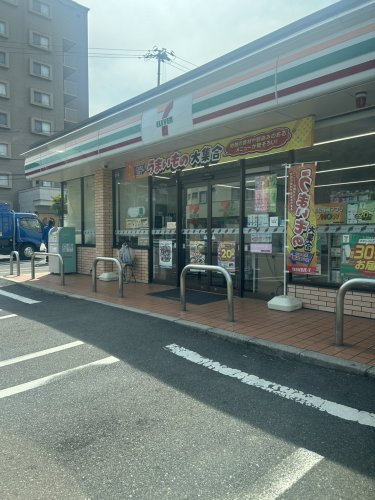 【コンビニエンスストア】セブンイレブン　広島長楽寺店まで718ｍ