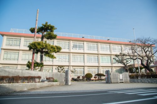 【中学校】平塚市立春日野中学校まで1076ｍ