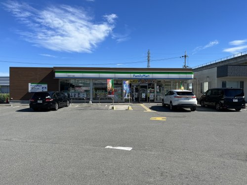 【コンビニエンスストア】ファミリーマート　田原本十六面店まで1502ｍ
