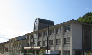 【小学校】桜井市立初瀬小学校まで1000ｍ