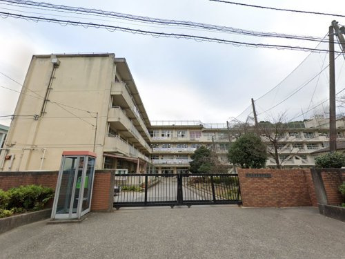 【中学校】松戸市立第六中学校まで898ｍ